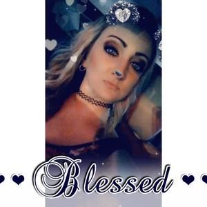 Meet your Posher, Adrianne